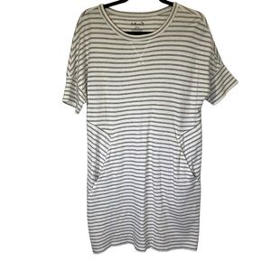 HALF MOON Women size M striped gray white front pockets short sleeve knit dress
